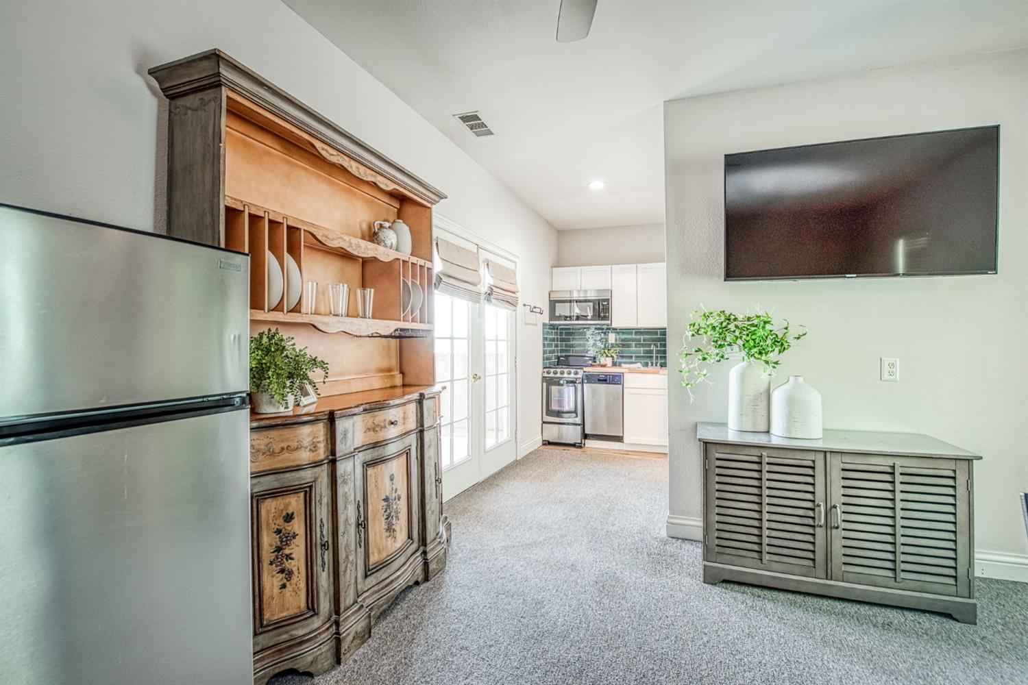 6345 N Bethel Ave, Clovis, CA 93619