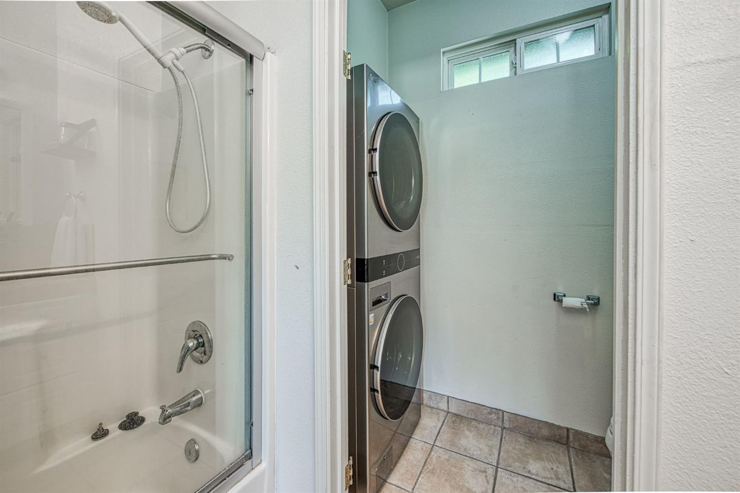 6345 N Bethel Ave, Clovis, CA 93619