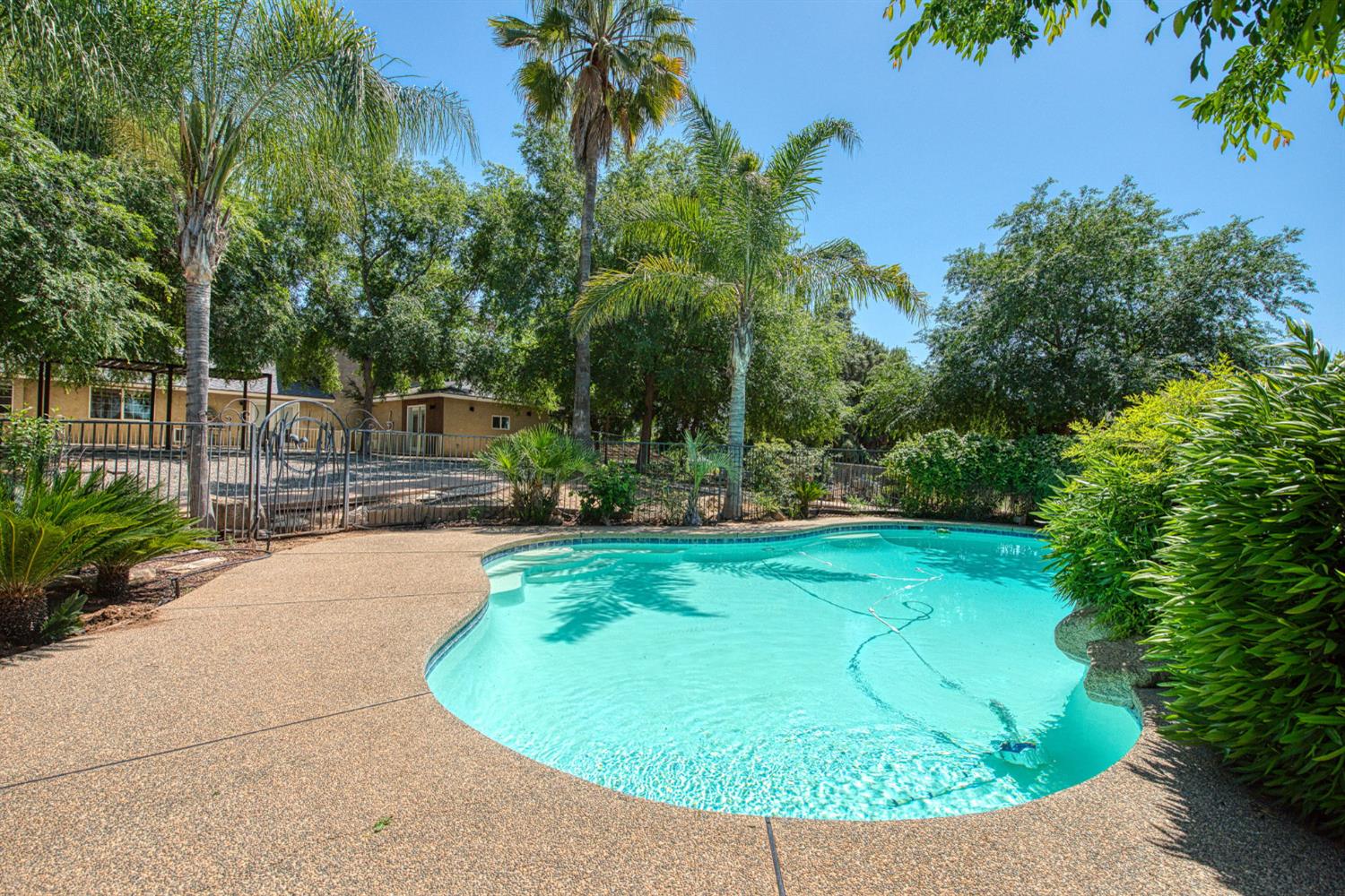 6345 N Bethel Ave, Clovis, CA 93619