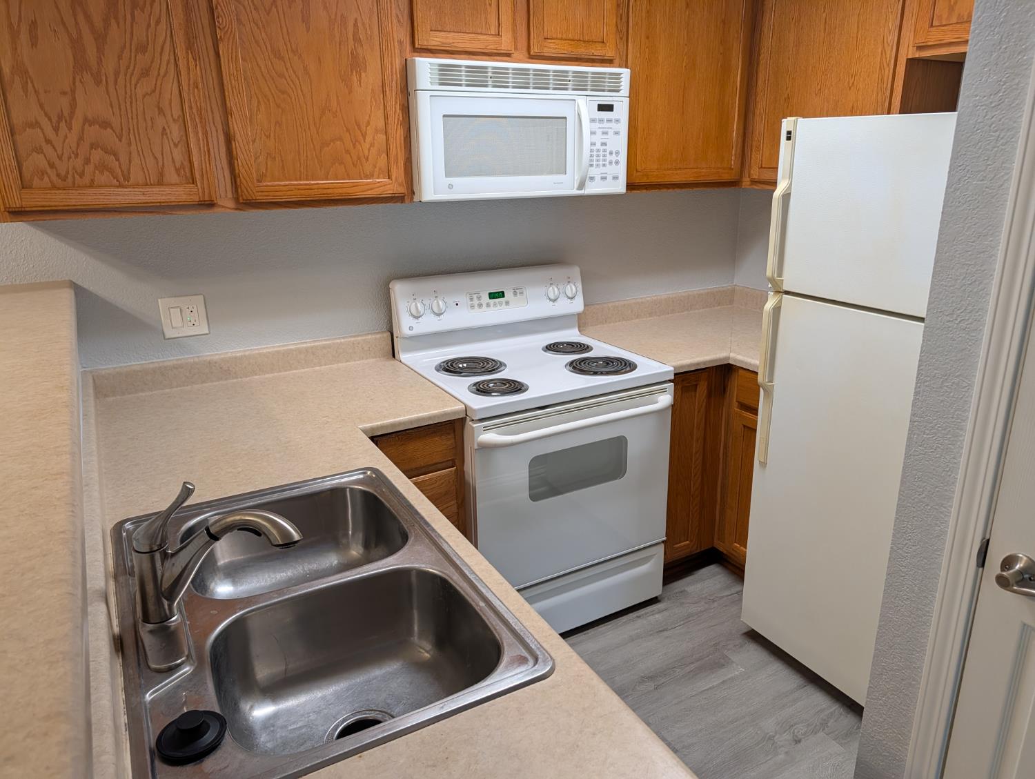 2909 Huntington Blvd #205, Fresno, CA 93721