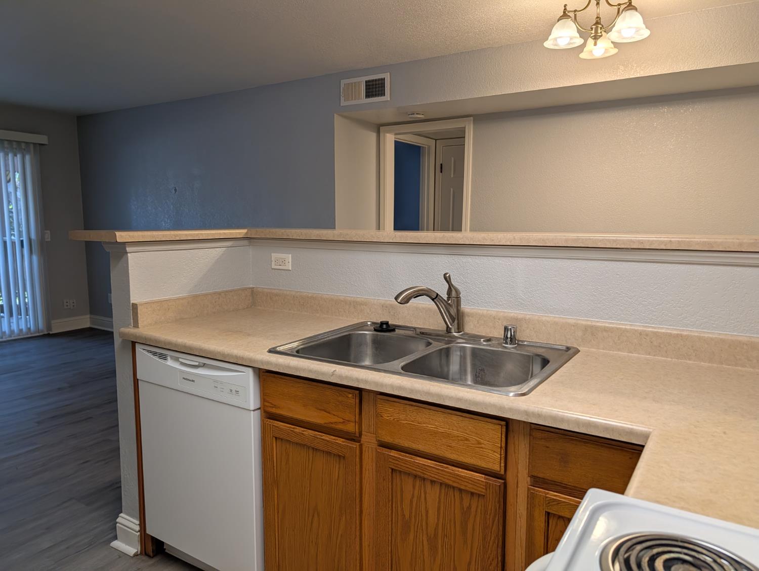 2909 Huntington Blvd #205, Fresno, CA 93721