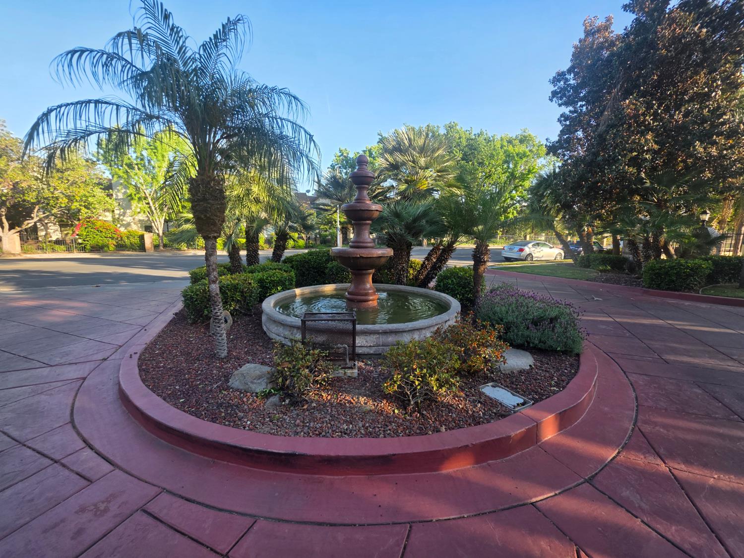 2909 Huntington Blvd #205, Fresno, CA 93721