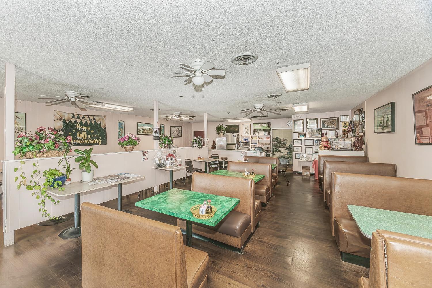 2030 E Front St, Selma, CA 93662