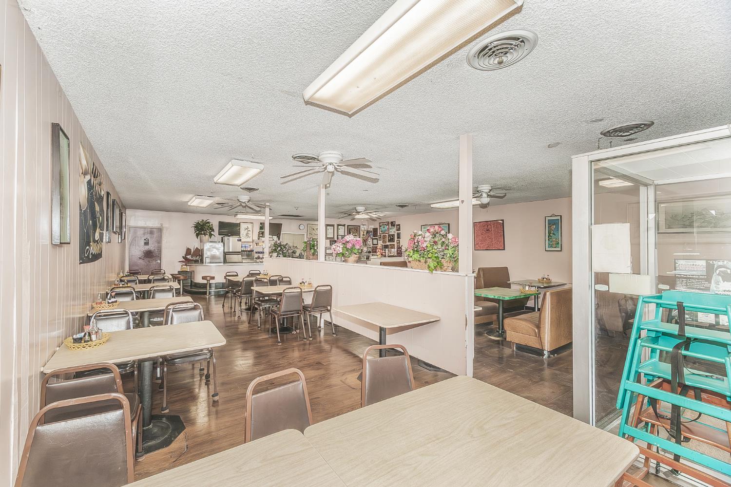 2030 E Front St, Selma, CA 93662