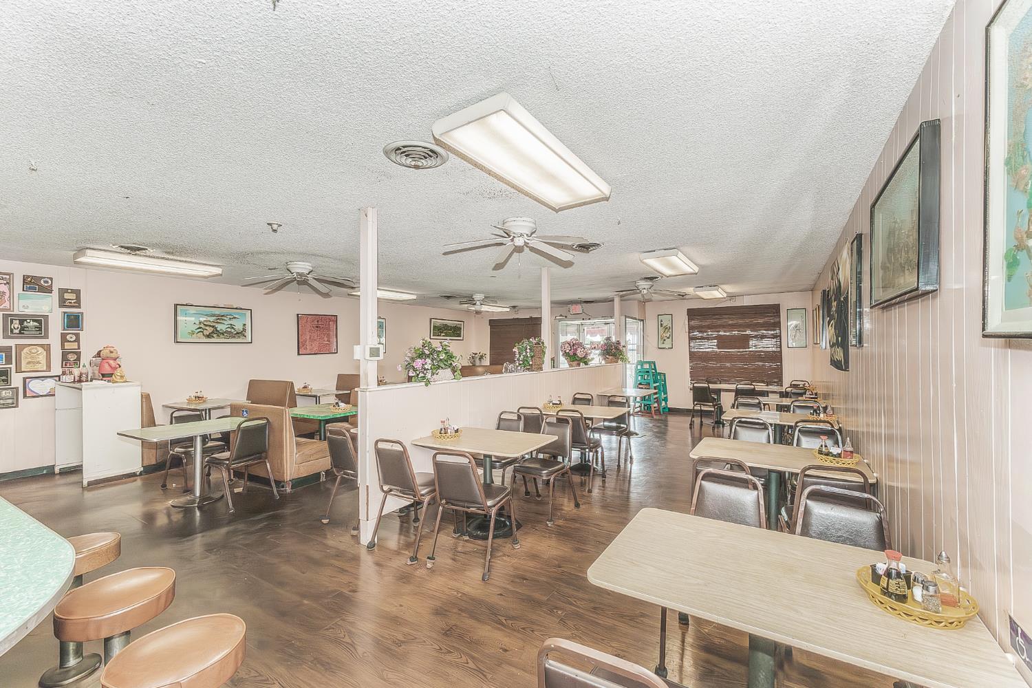 2030 E Front St, Selma, CA 93662