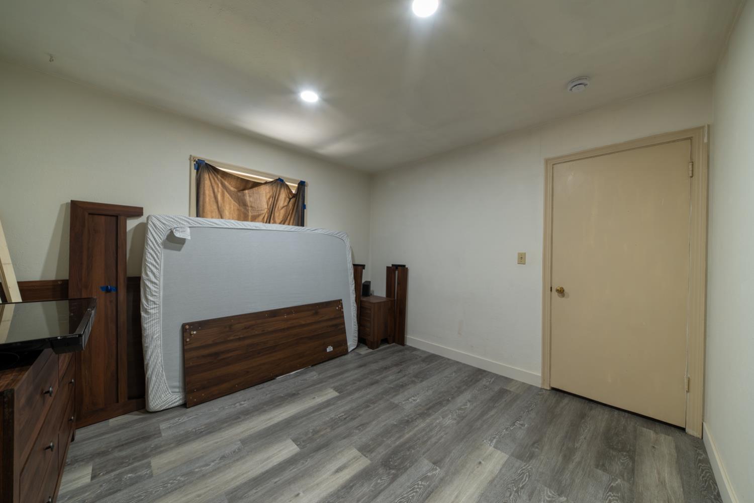 1004 W Pontiac Way, Fresno, CA 93705