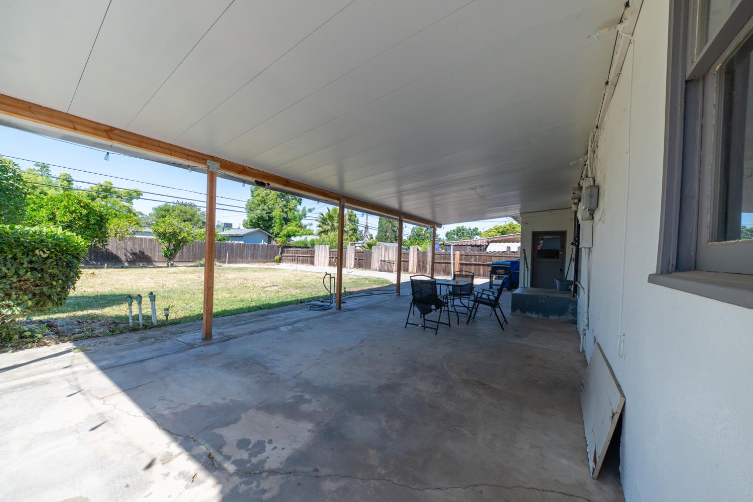 1004 W Pontiac Way, Fresno, CA 93705