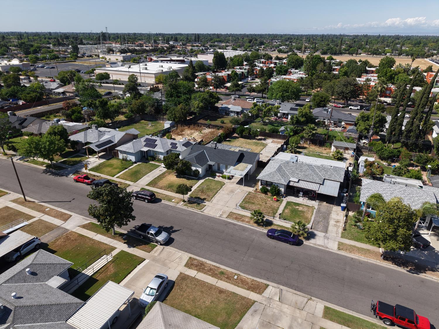 1004 W Pontiac Way, Fresno, CA 93705