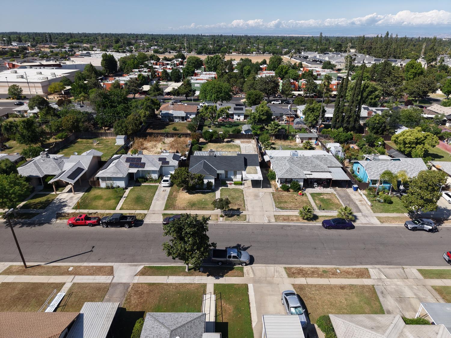 1004 W Pontiac Way, Fresno, CA 93705