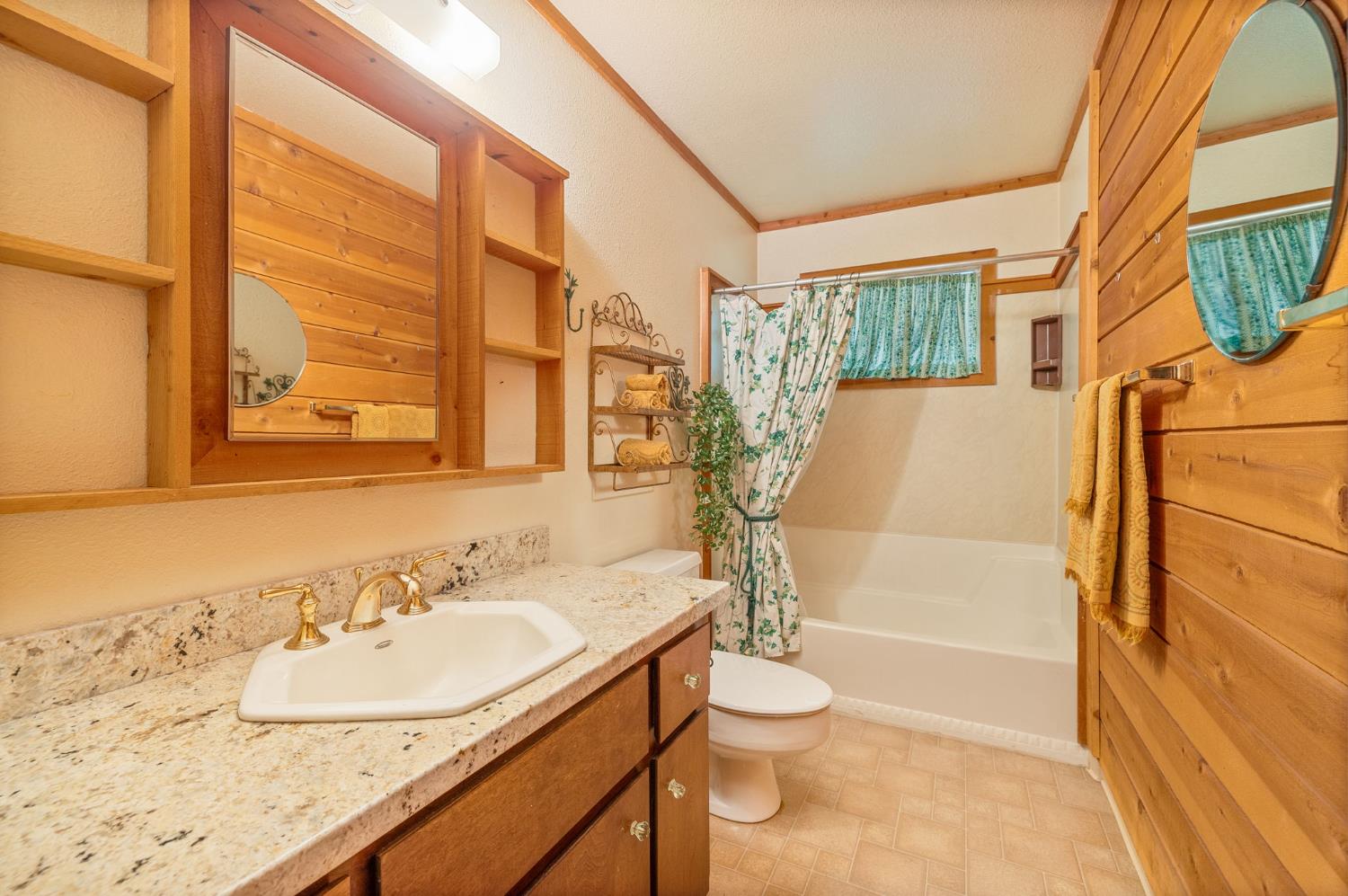 54481 Pinchot Dr, North Fork, CA 93643