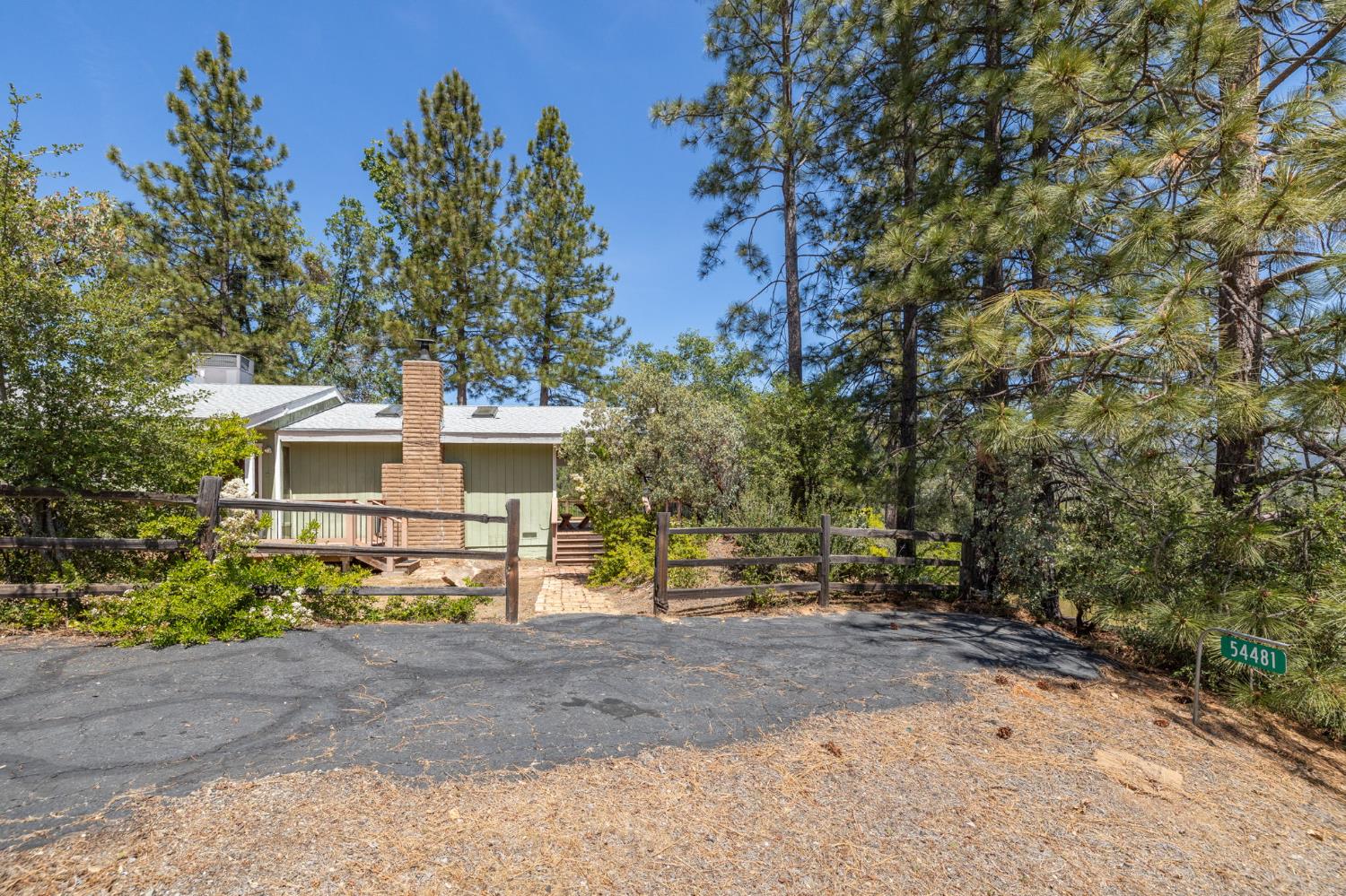 54481 Pinchot Dr, North Fork, CA 93643