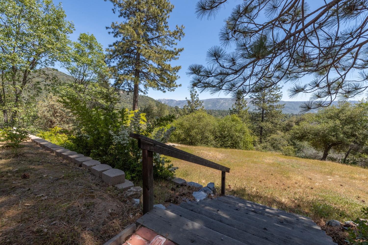 54481 Pinchot Dr, North Fork, CA 93643