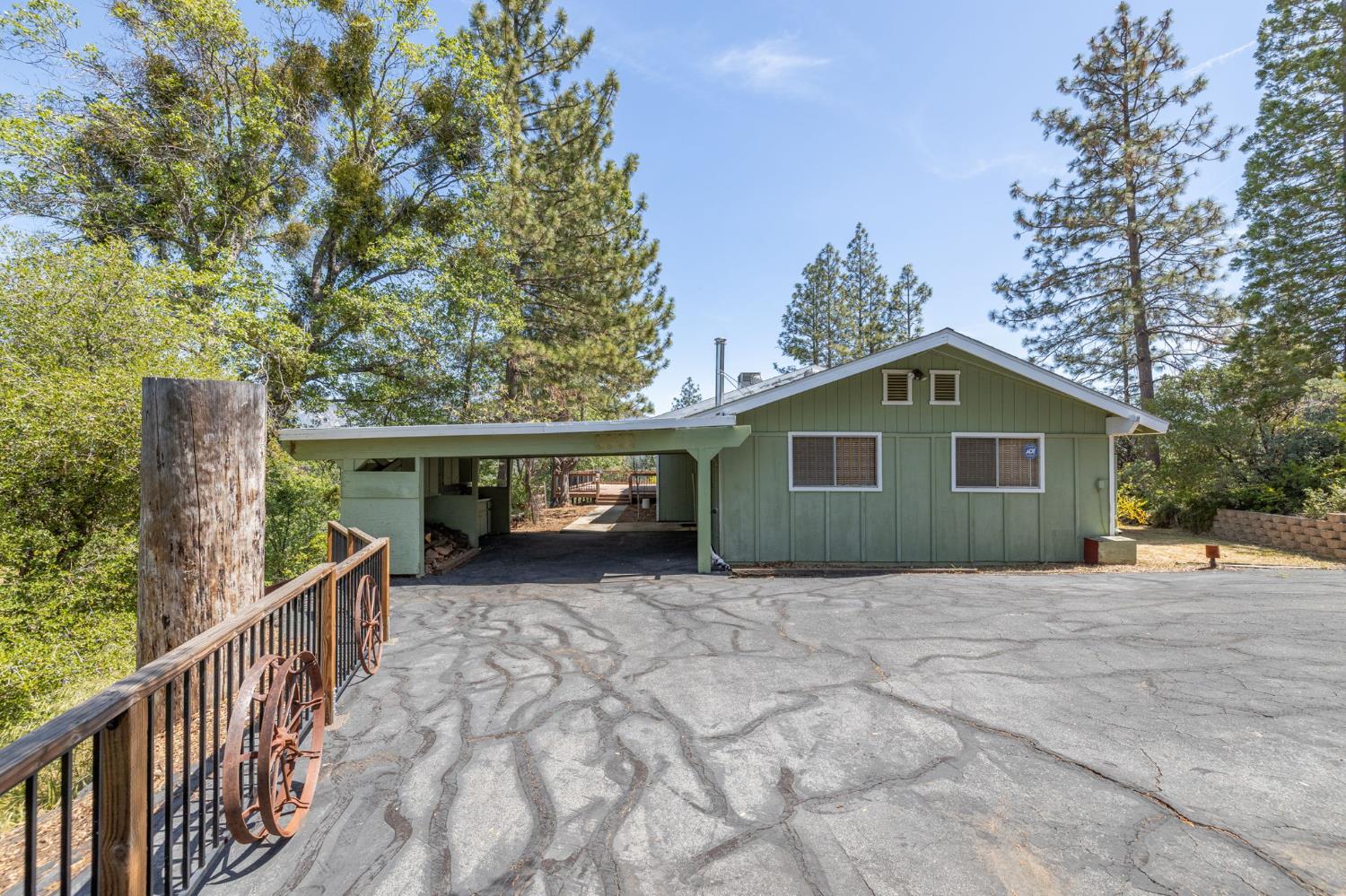 54481 Pinchot Dr, North Fork, CA 93643