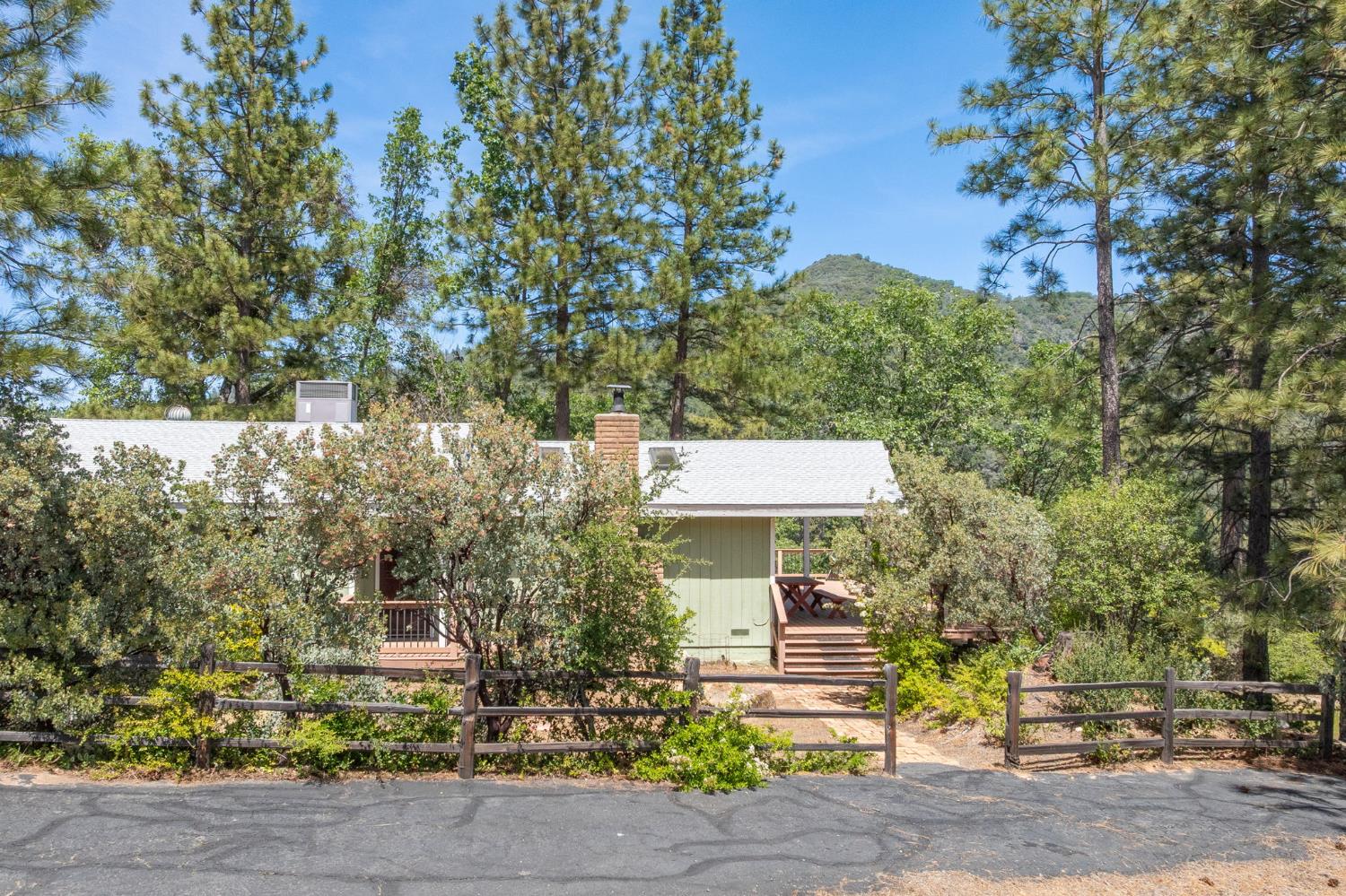 54481 Pinchot Dr, North Fork, CA 93643