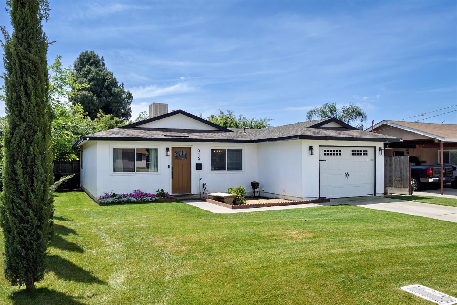 816 Roosevelt St, Kingsburg, CA 93631