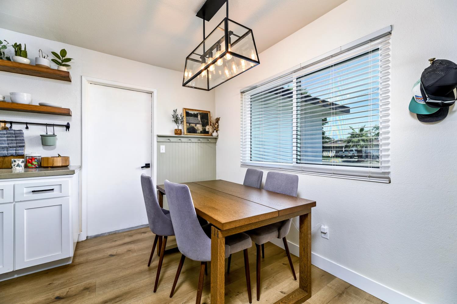 816 Roosevelt St, Kingsburg, CA 93631