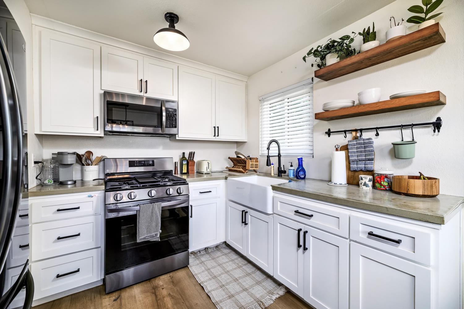 816 Roosevelt St, Kingsburg, CA 93631