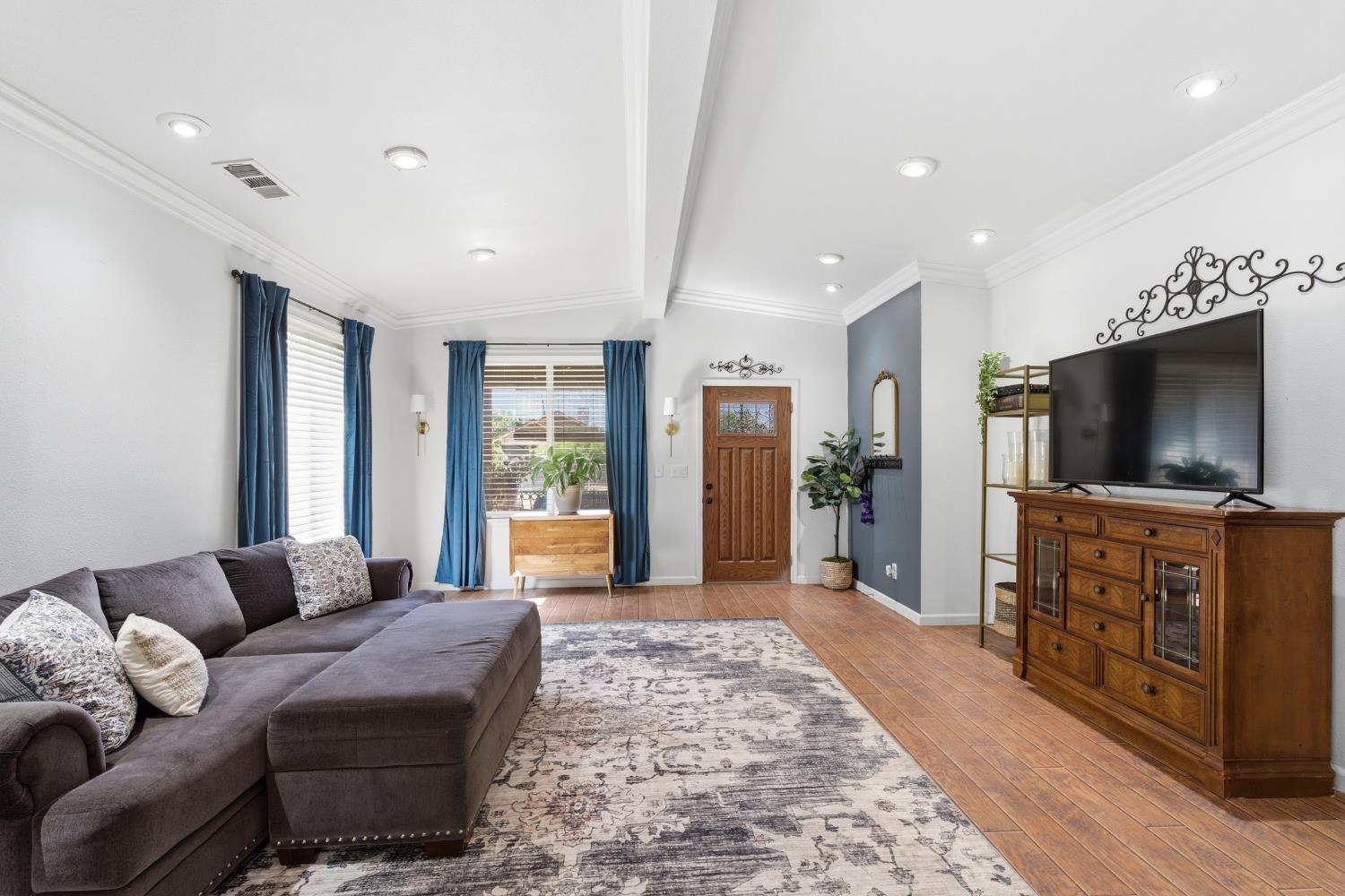 117 N N St, Madera, CA 93637