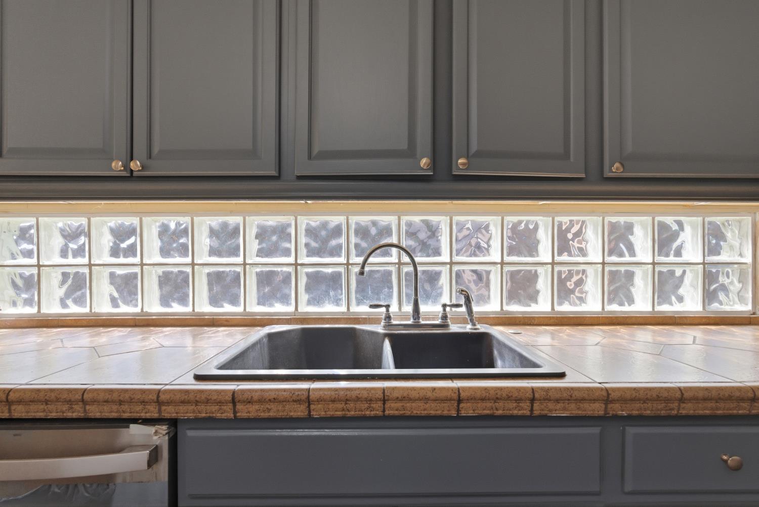 117 N N St, Madera, CA 93637