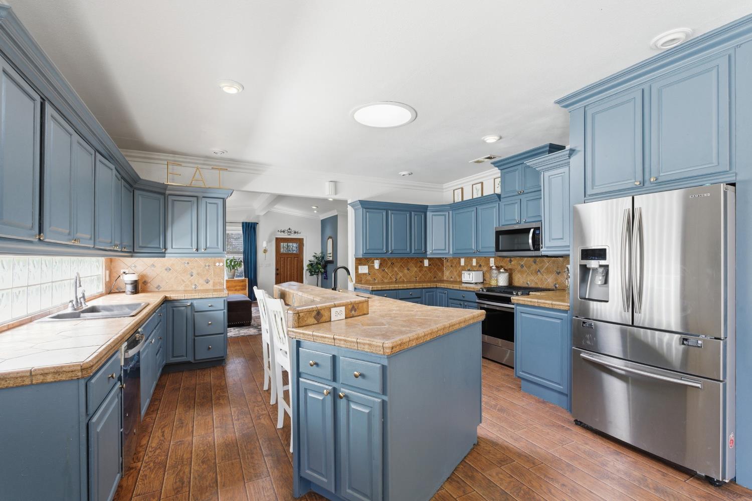 117 N N St, Madera, CA 93637