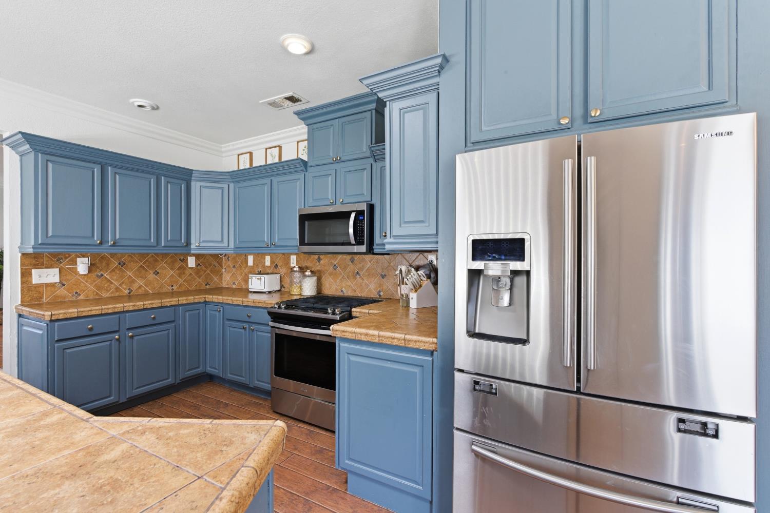 117 N N St, Madera, CA 93637