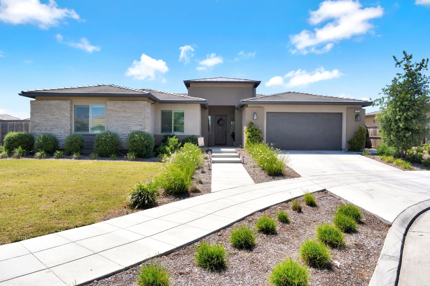 1020 Treasure Hills Dr, Madera, CA 93636