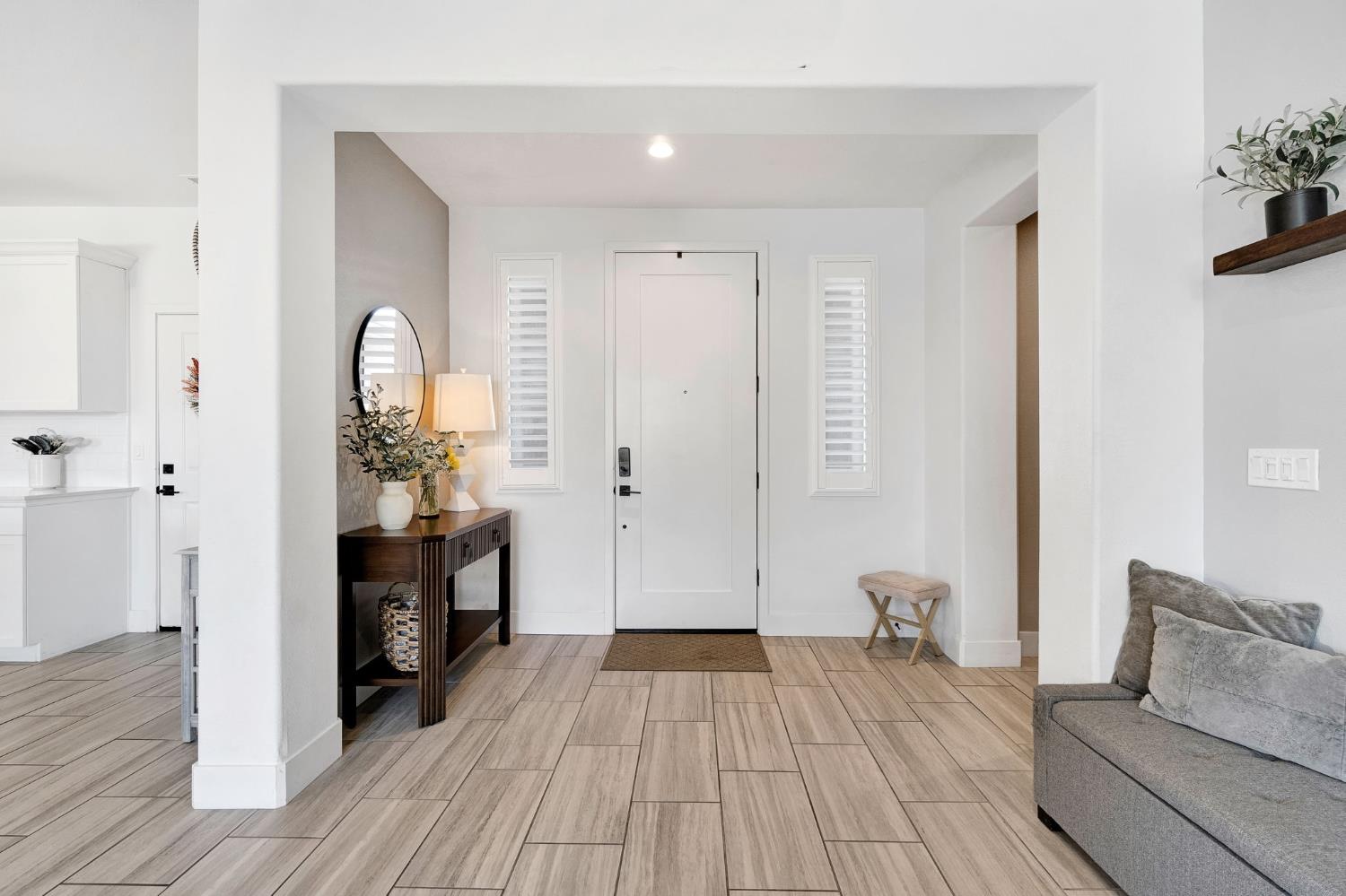 1020 Treasure Hills Dr, Madera, CA 93636