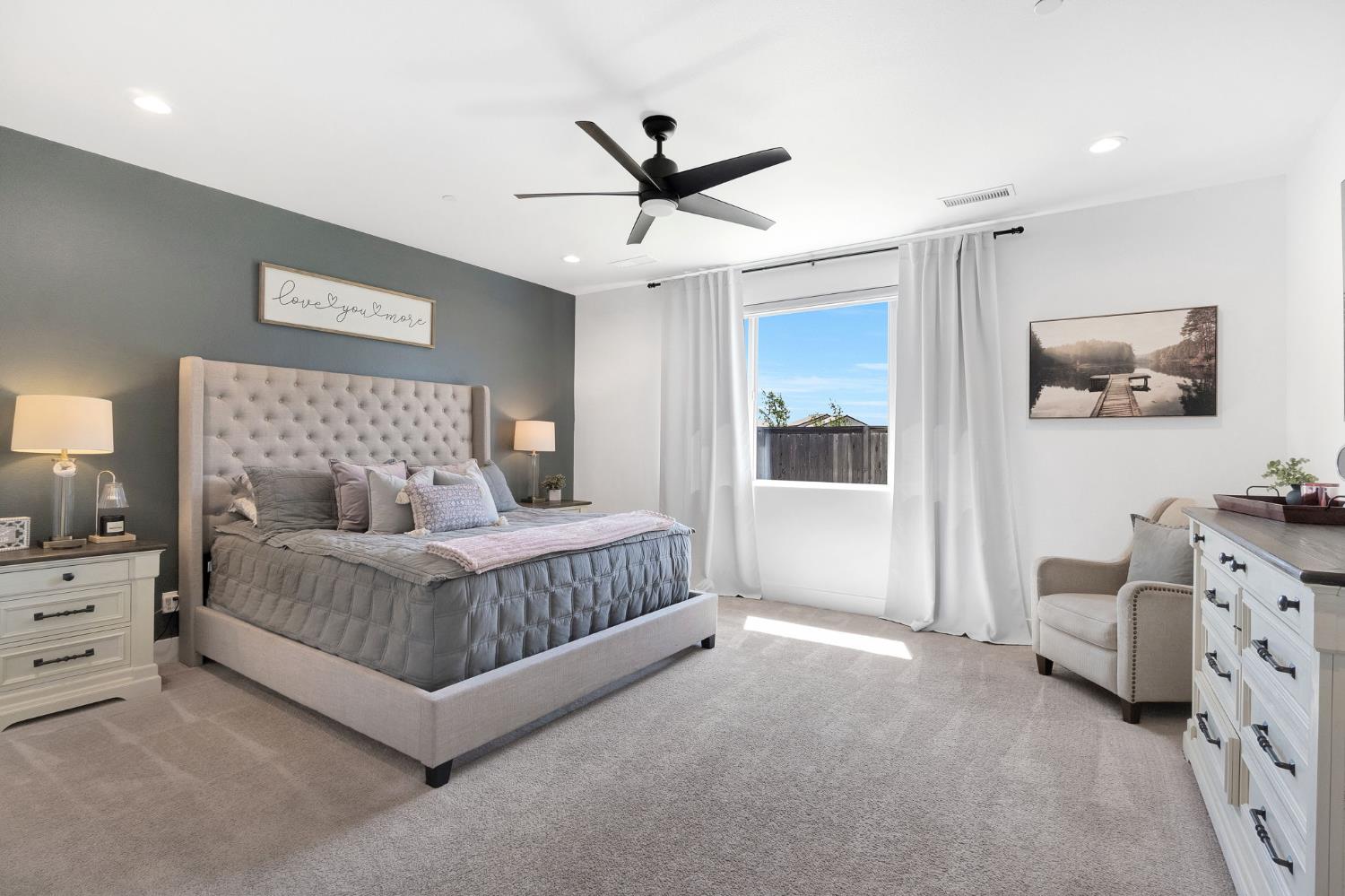 1020 Treasure Hills Dr, Madera, CA 93636