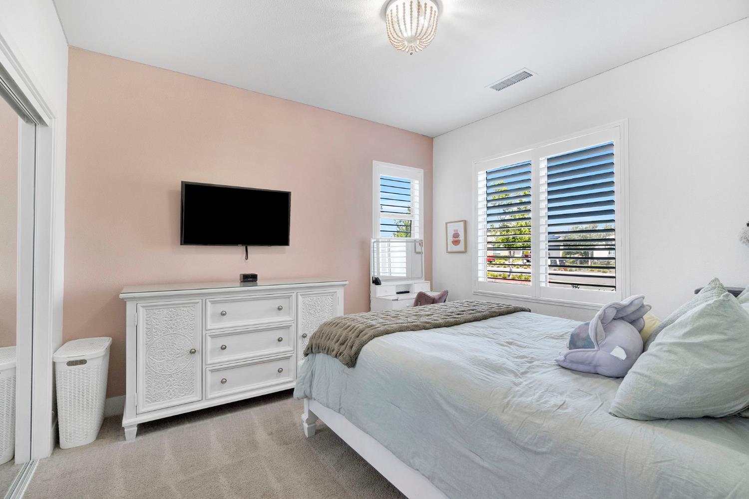 1020 Treasure Hills Dr, Madera, CA 93636