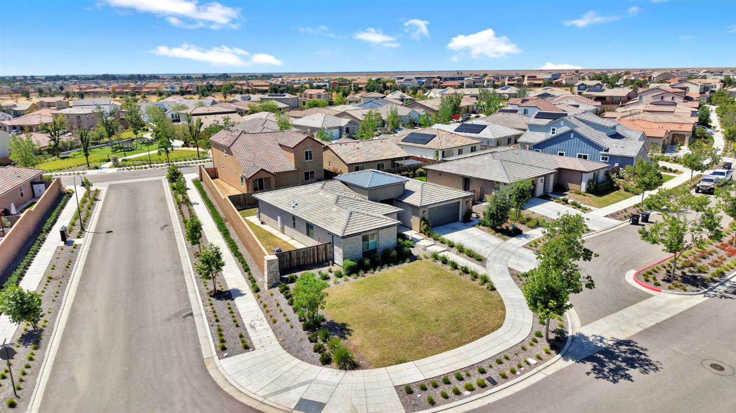 1020 Treasure Hills Dr, Madera, CA 93636