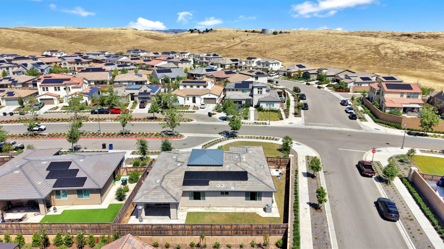 1020 Treasure Hills Dr, Madera, CA 93636