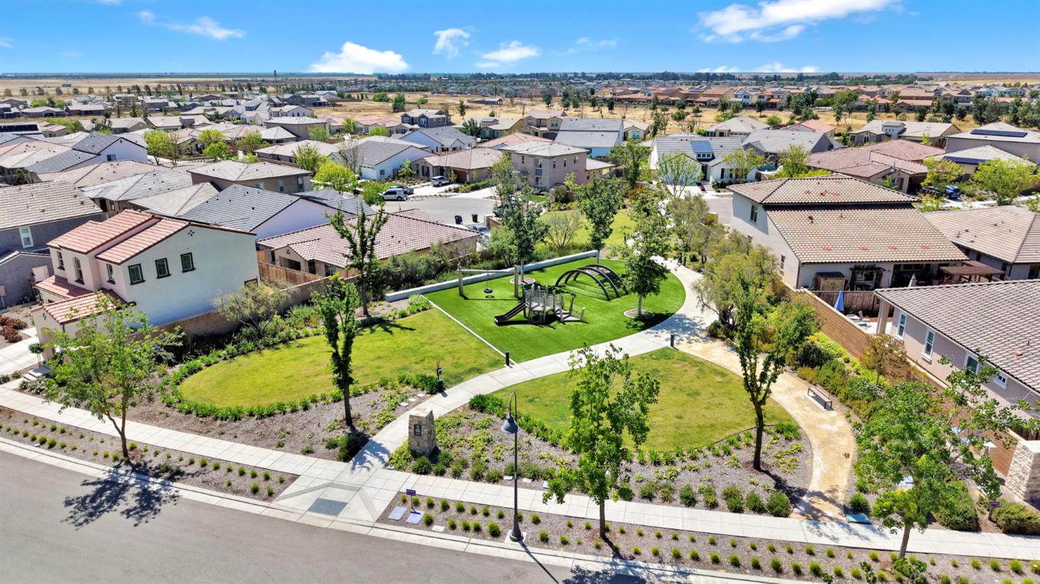 1020 Treasure Hills Dr, Madera, CA 93636