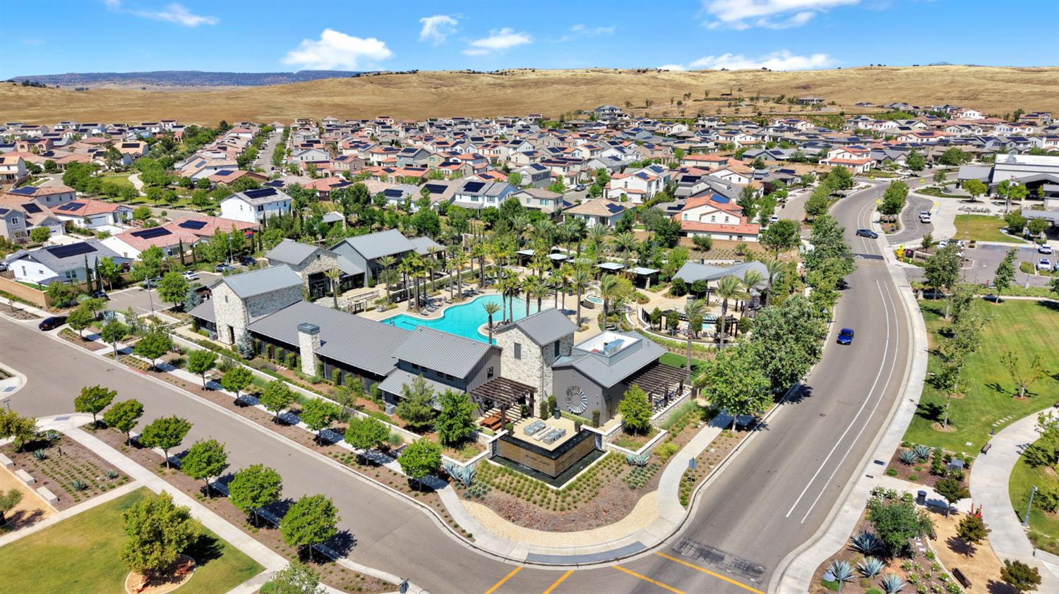 1020 Treasure Hills Dr, Madera, CA 93636