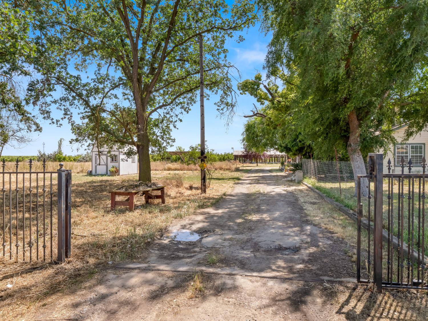 6815 Avenue 404, Dinuba, CA 93618