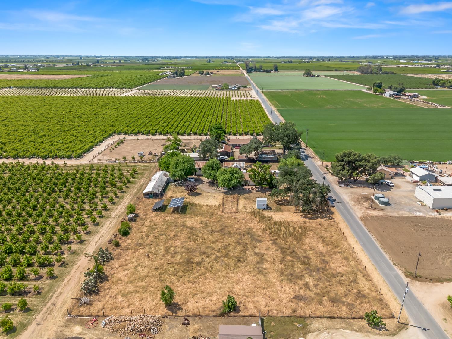 6815 Avenue 404, Dinuba, CA 93618
