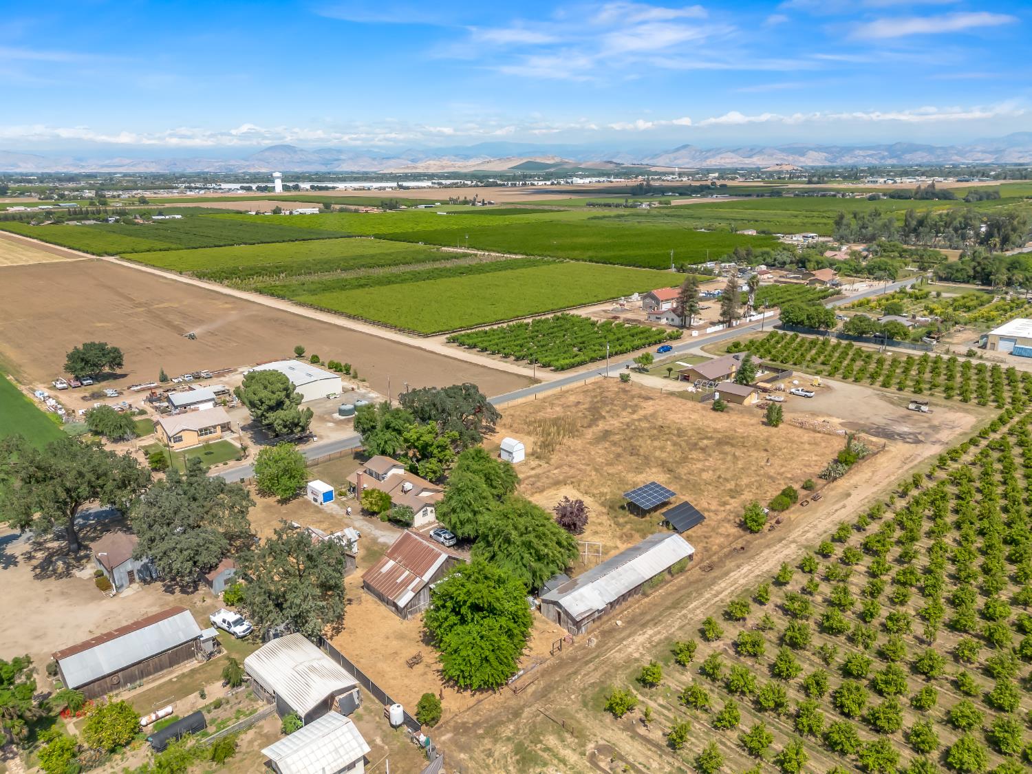 6815 Avenue 404, Dinuba, CA 93618