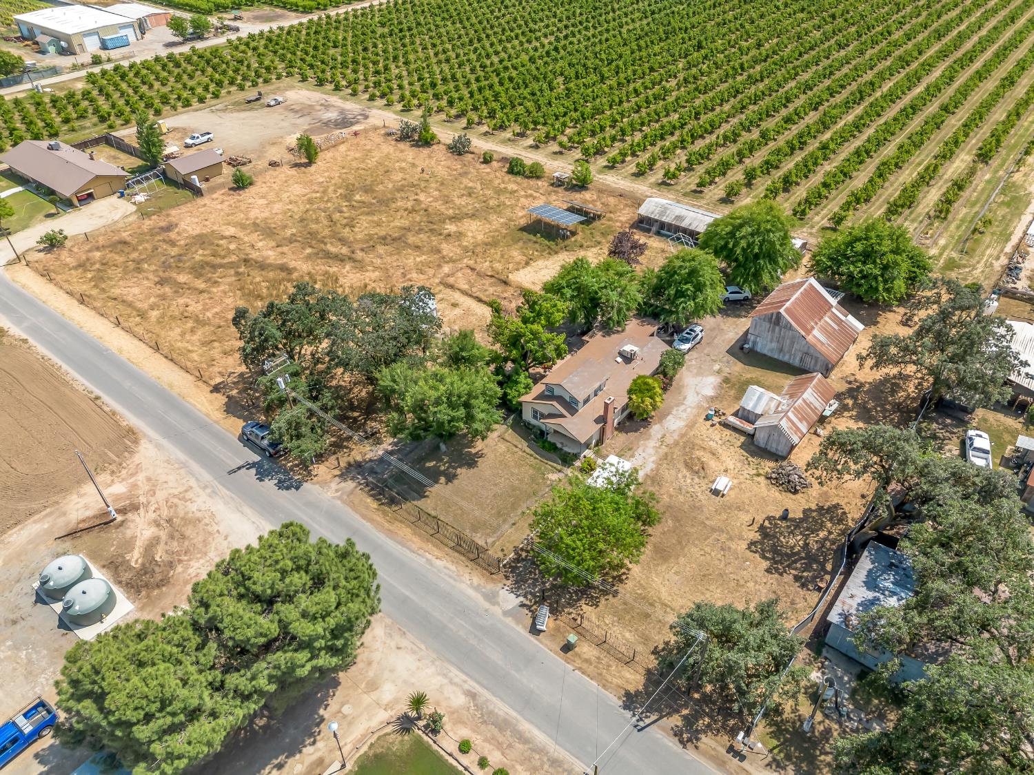 6815 Avenue 404, Dinuba, CA 93618