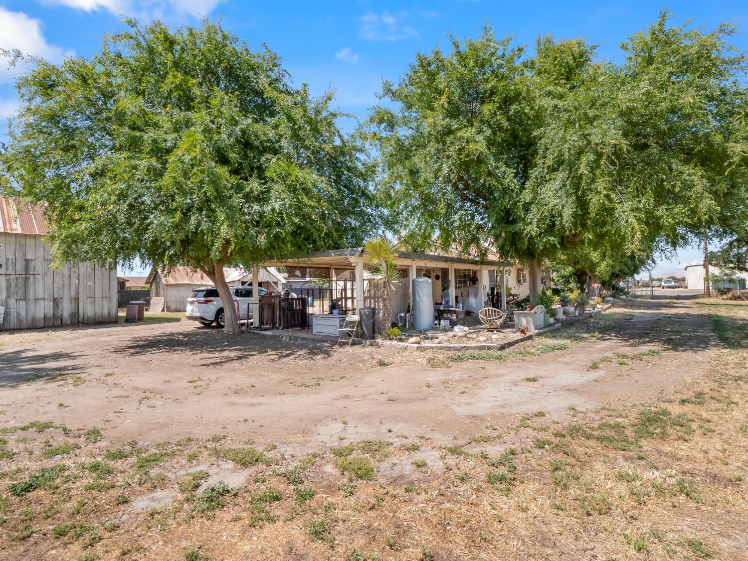 6815 Avenue 404, Dinuba, CA 93618