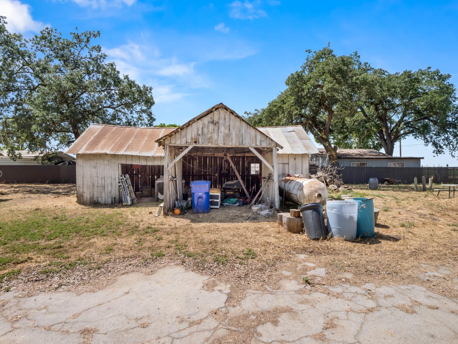 6815 Avenue 404, Dinuba, CA 93618