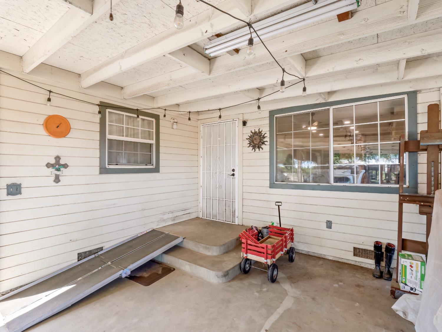 6815 Avenue 404, Dinuba, CA 93618