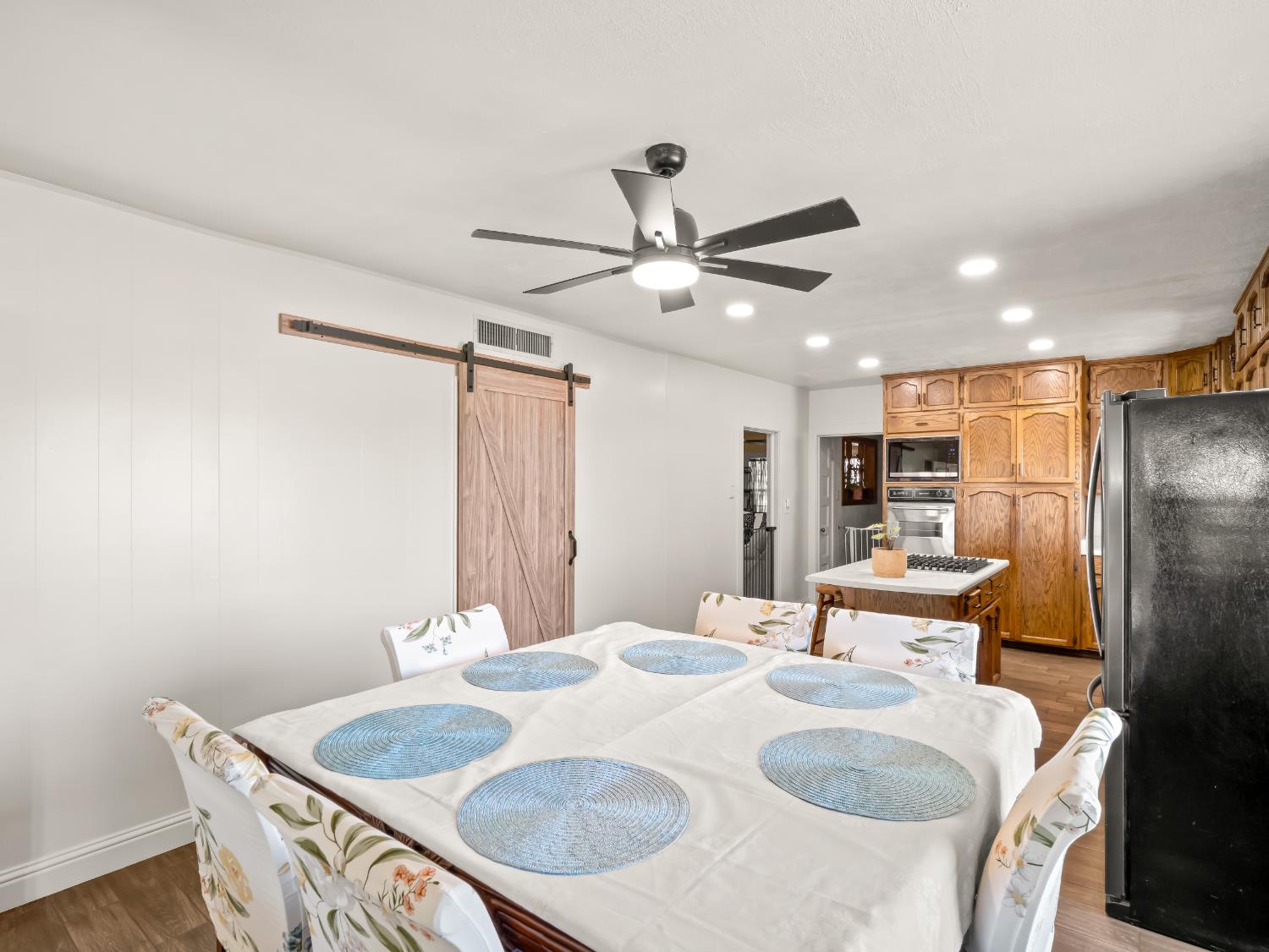 6815 Avenue 404, Dinuba, CA 93618