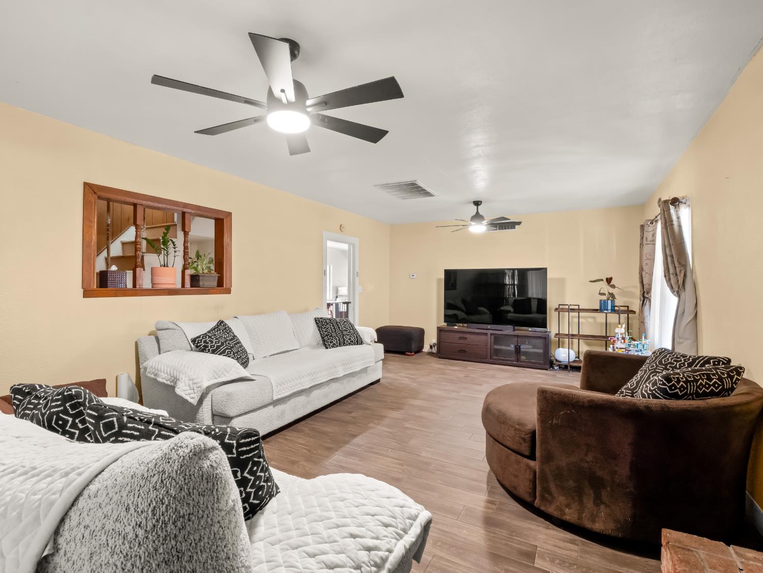 6815 Avenue 404, Dinuba, CA 93618