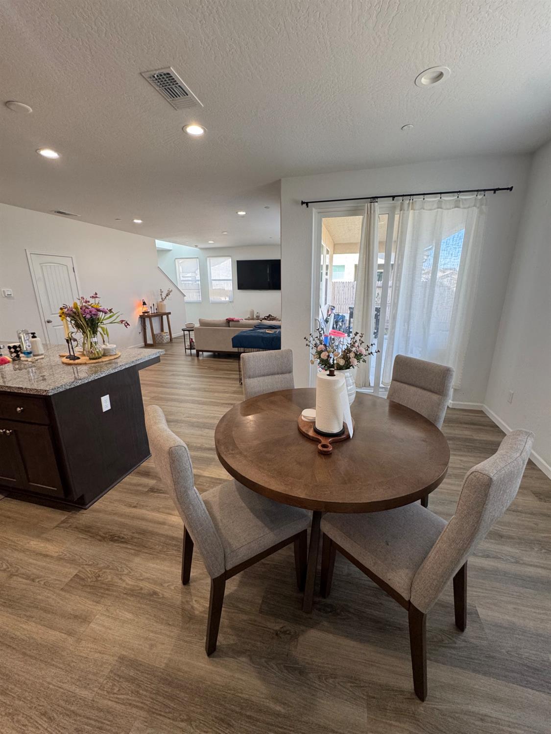 761 S Kandarian Ave, Fowler, CA 93625