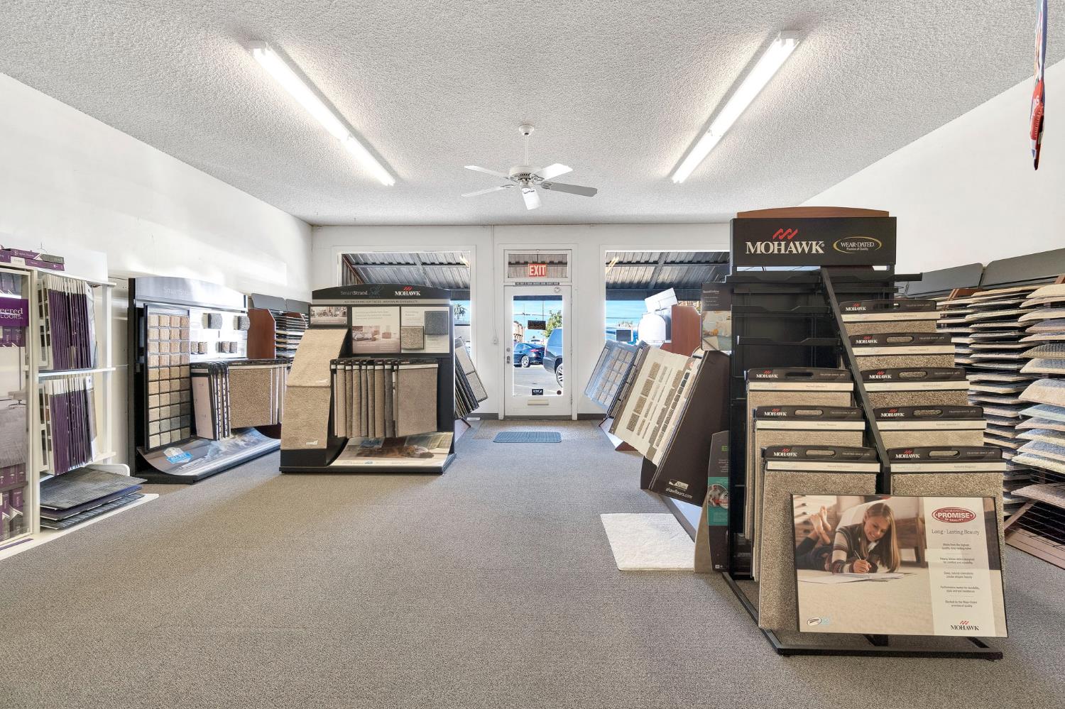 230 S K St, Dinuba, CA 93618