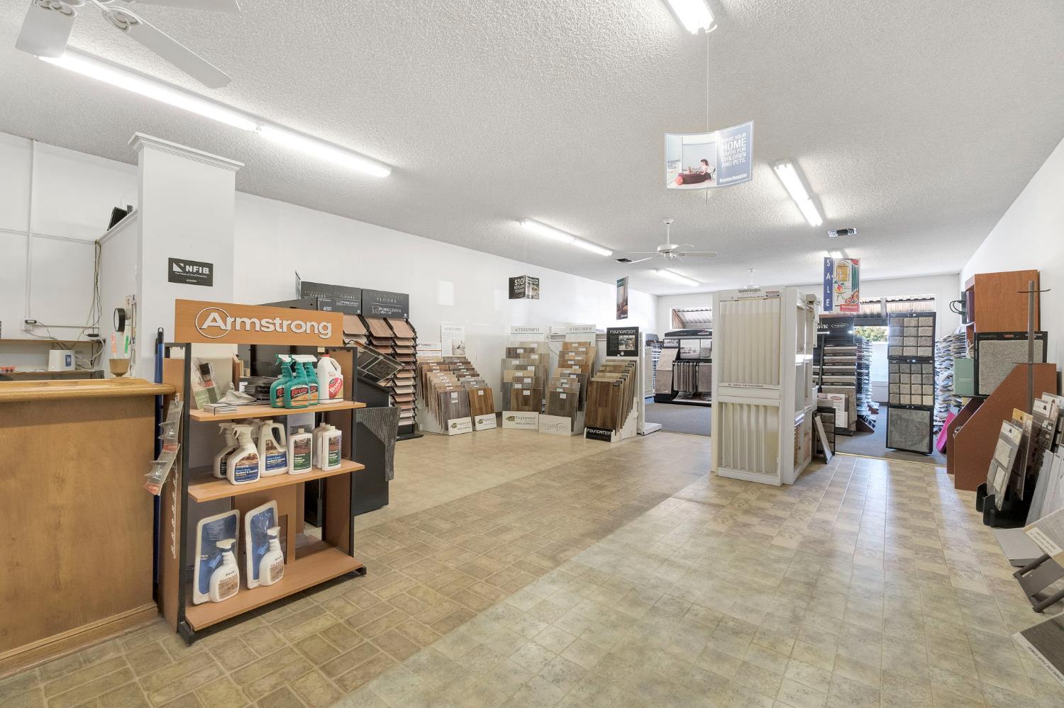 230 S K St, Dinuba, CA 93618