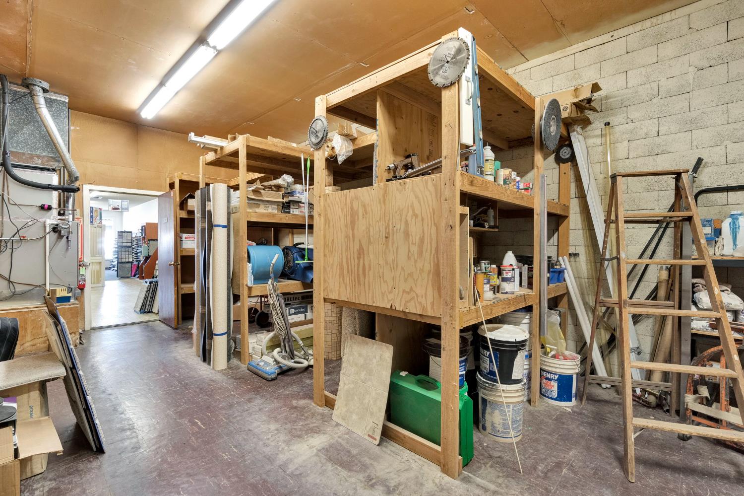 230 S K St, Dinuba, CA 93618