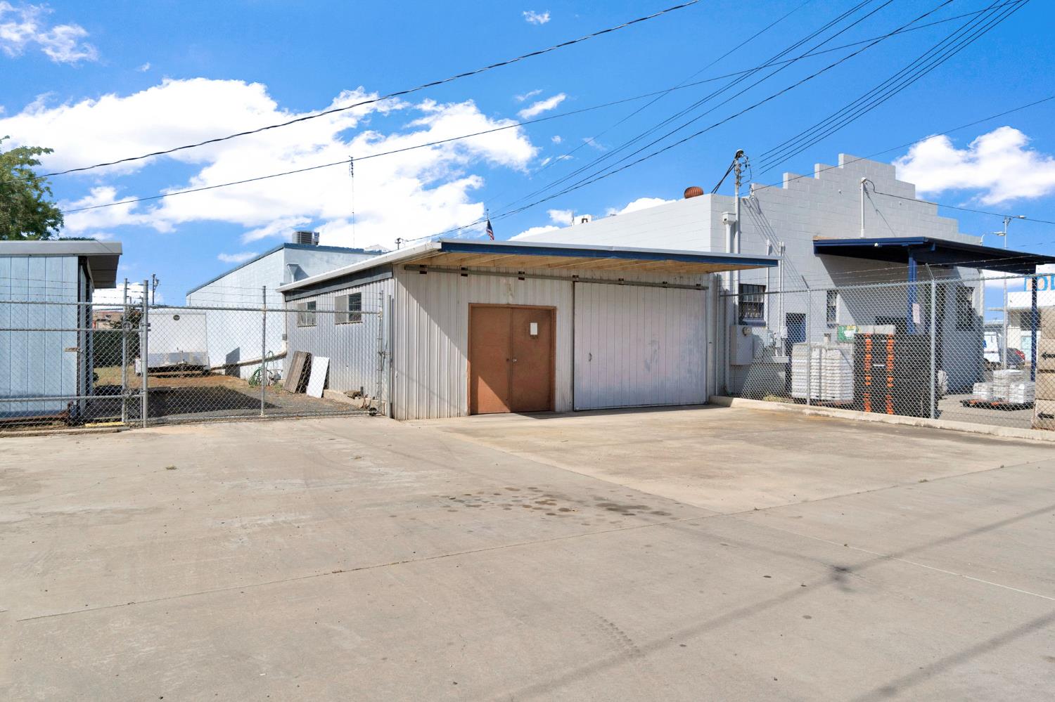 230 S K St, Dinuba, CA 93618