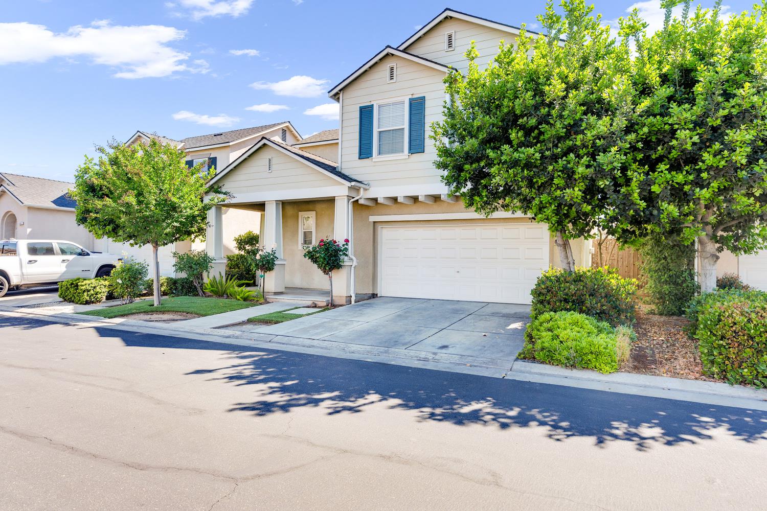 3689 W Black Walnut Ln, Fresno, CA 93711