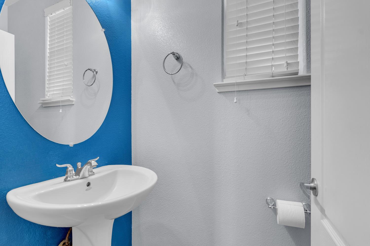 3689 W Black Walnut Ln, Fresno, CA 93711