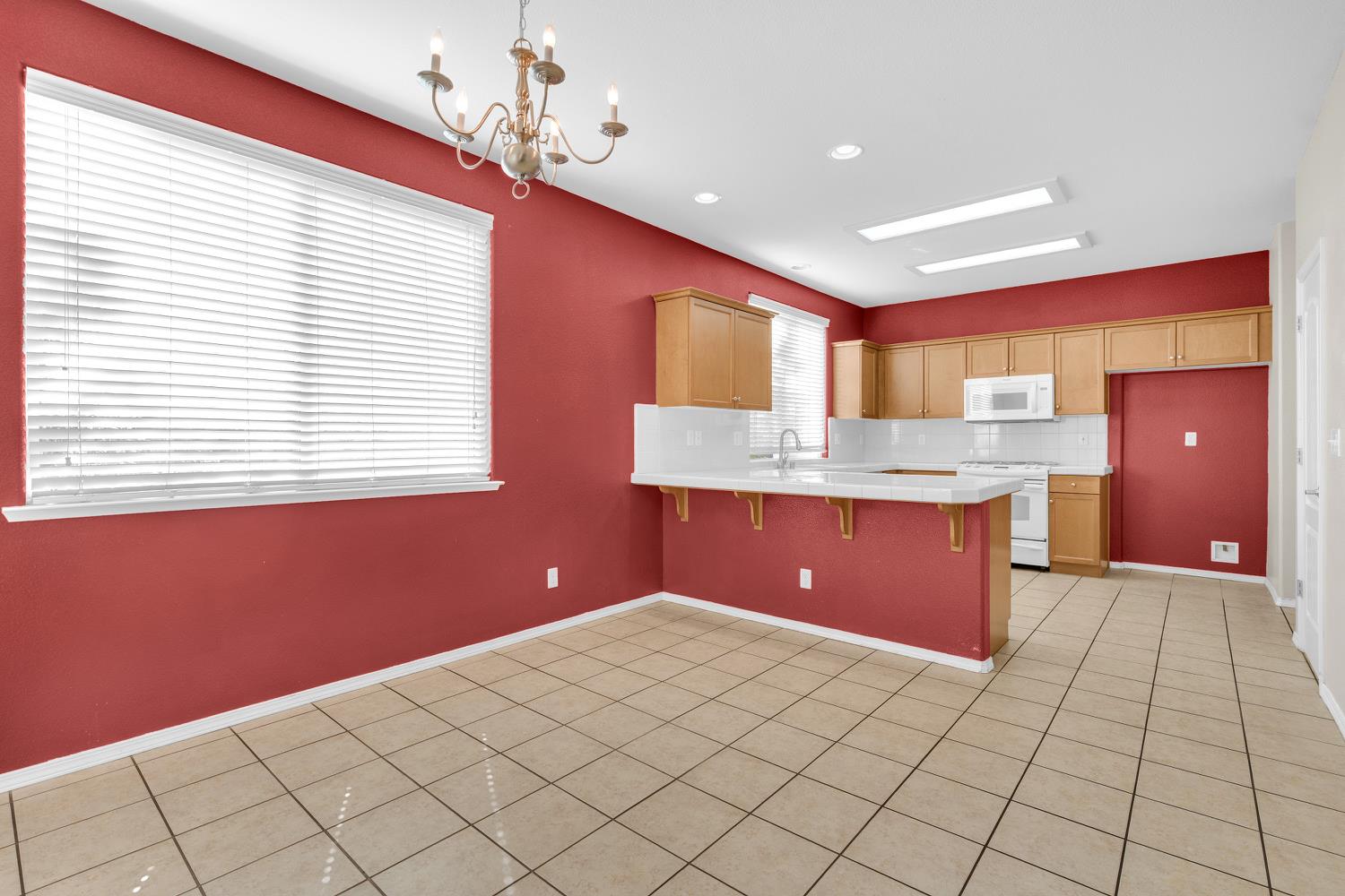 3689 W Black Walnut Ln, Fresno, CA 93711